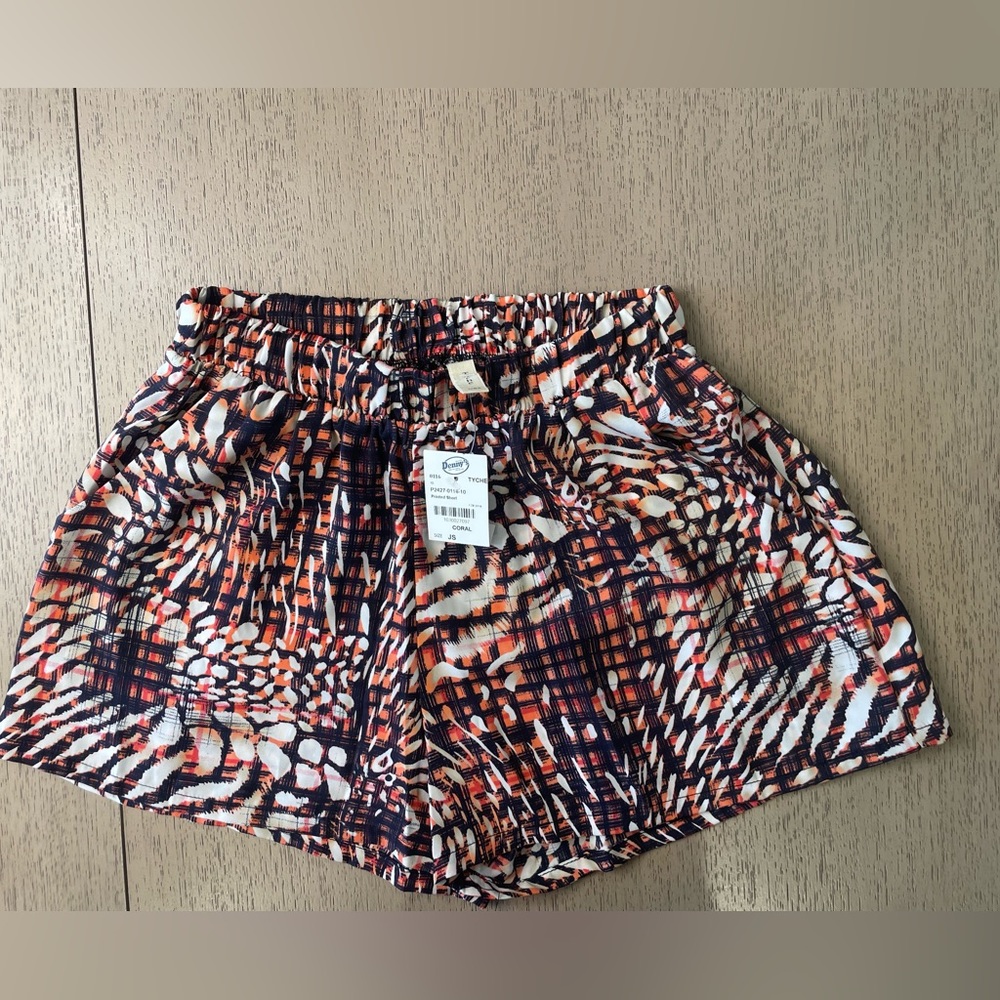 NWT Tyche woman's size small multicolor poly shorts in new excellent condition - Picture 2 of 3